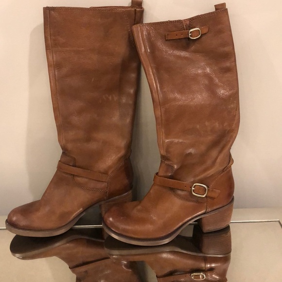 Women’s tall boots - Picture 3 of 3